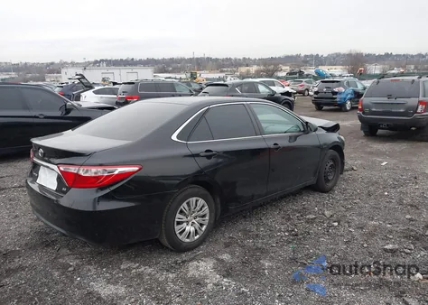 2017 Toyota Camry Se z USA, uszkodzony, nr VIN 4T1BF1FK9HU287845